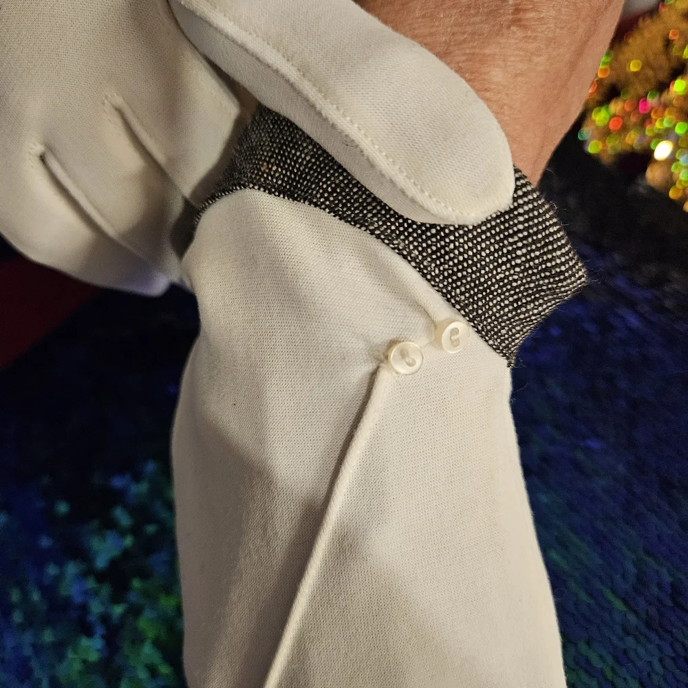 Vintage white dress gloves abstract print wrist trim button detail 50s 60s
